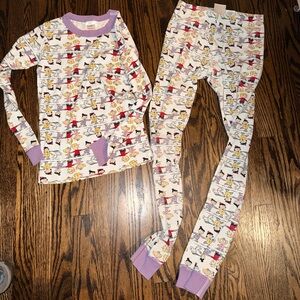 Hanna Andersson peanuts Pajama Set with Lavender Trim and Multicolor Print